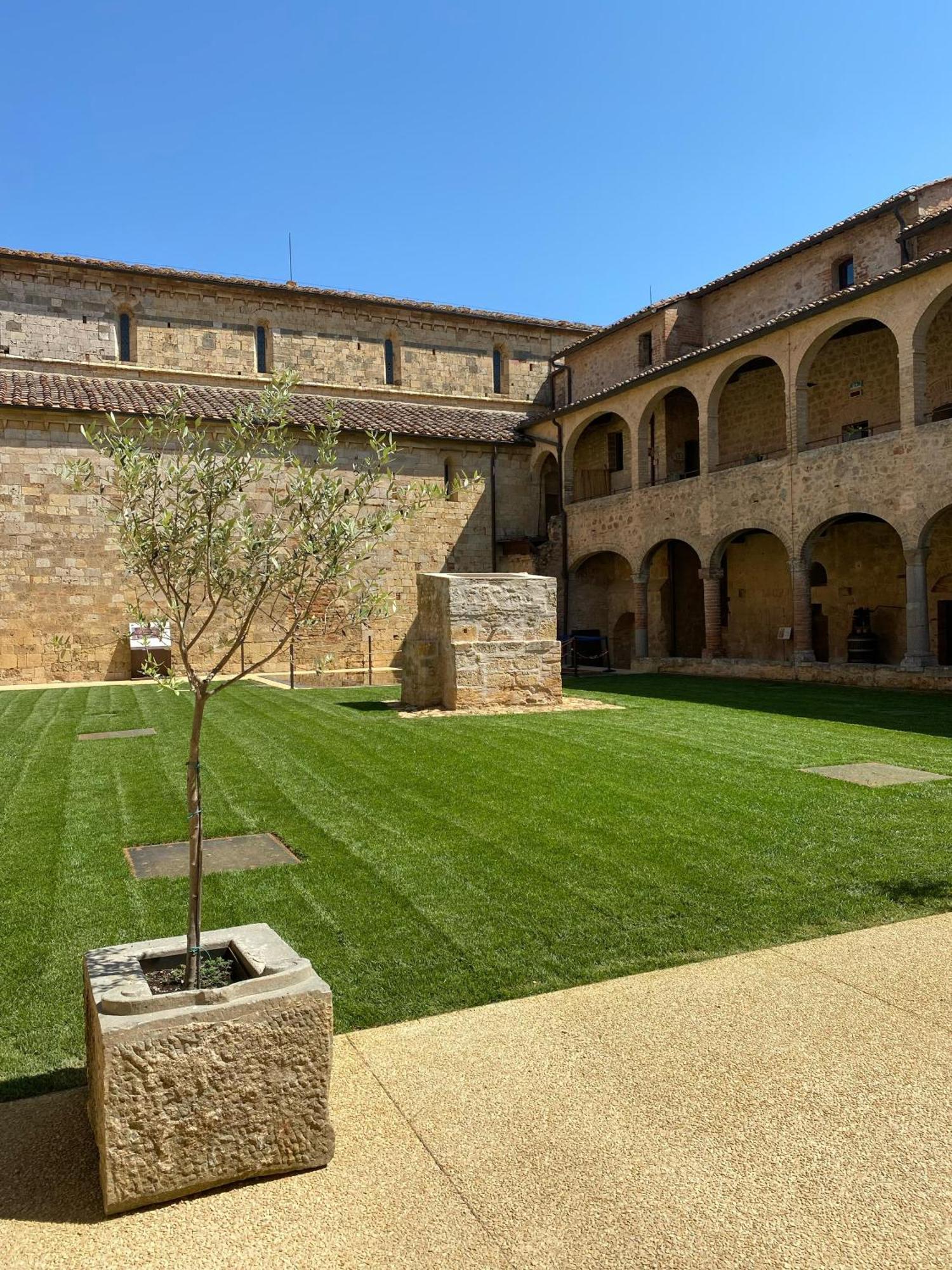 Contessa Ava Dei Lambardi Monteriggioni
